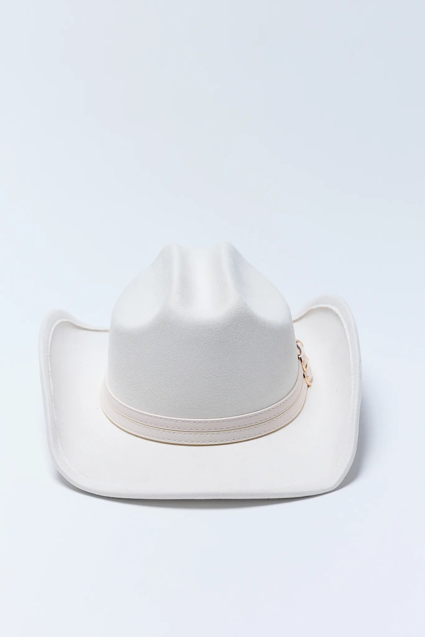 White cowboy Lynnie Hat on a light gray background