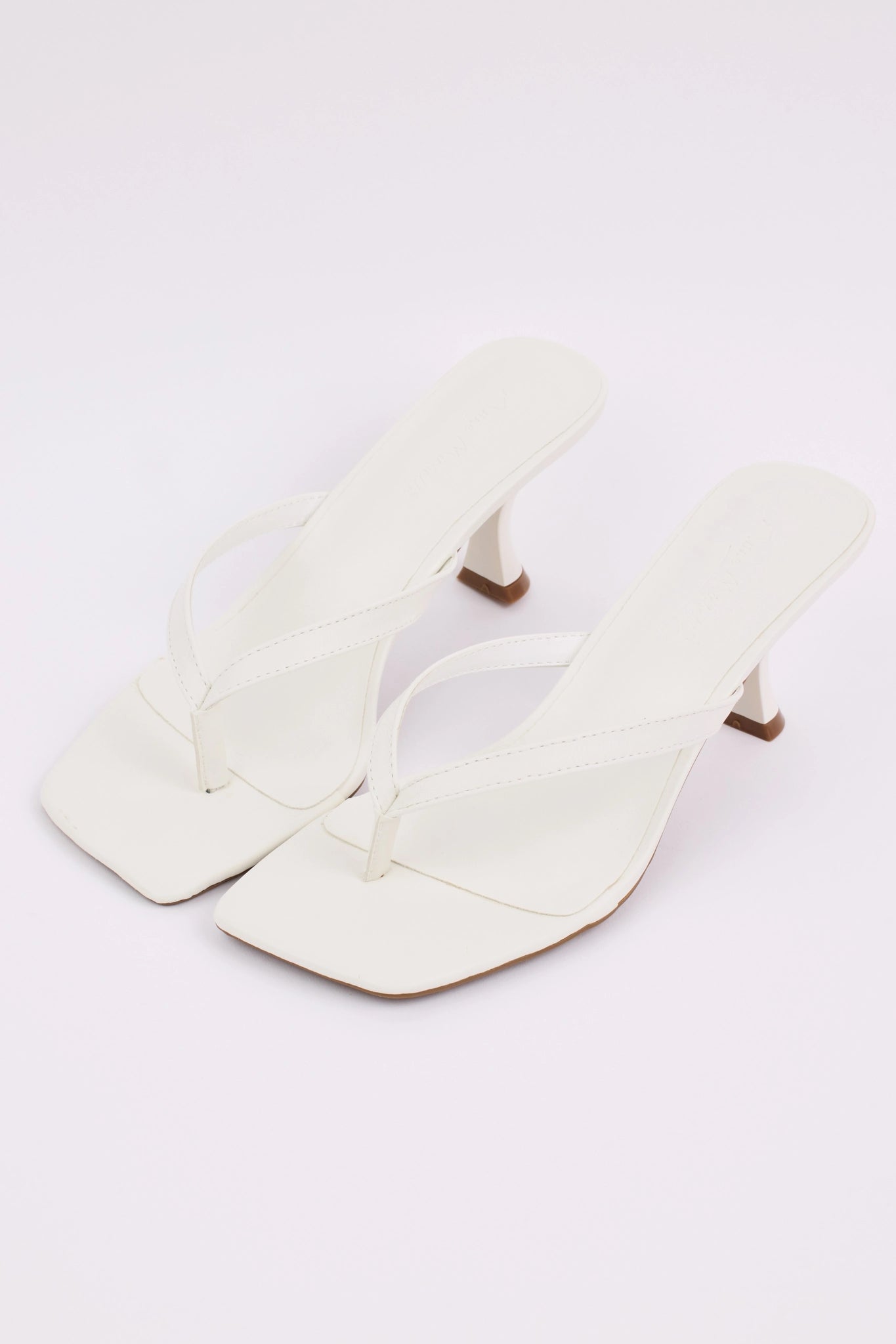 Lindy Heels- White