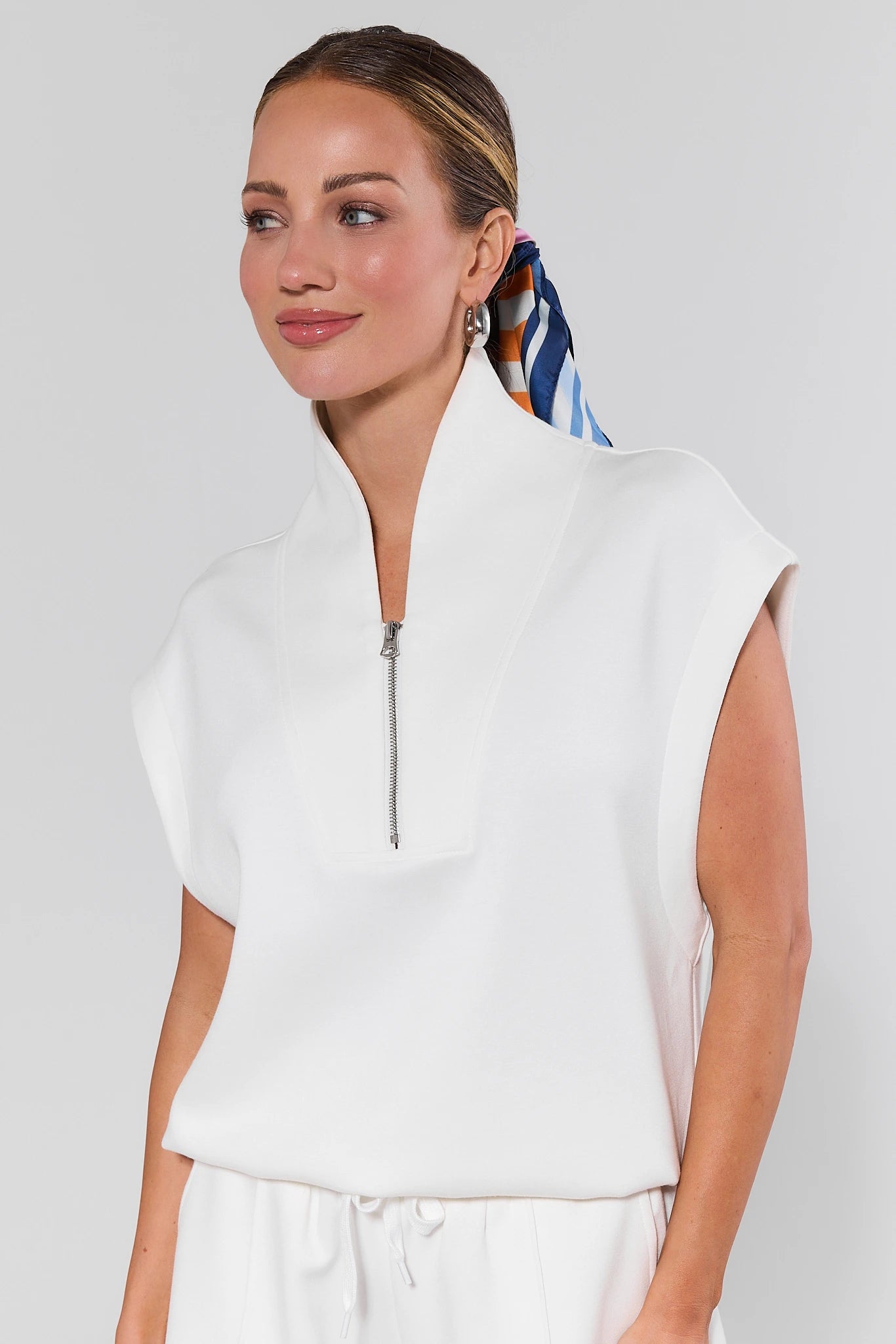 efu EATHER SLEEVELESS TOP ホワイトF The Training Day Sleeveless Hoodie - Fabletics