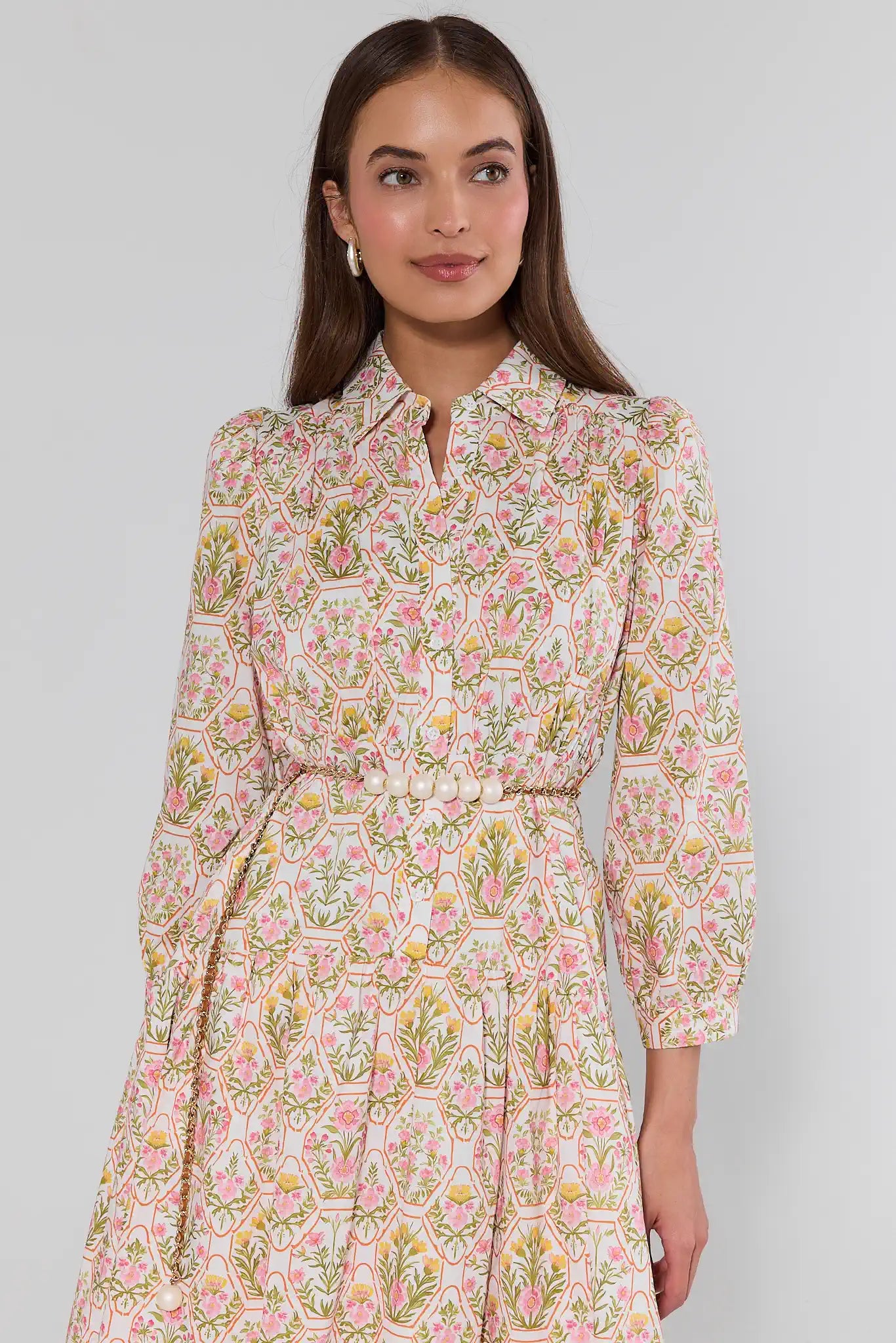 woman wearing floral dress and Kinley Brown Pearl Chain Belt