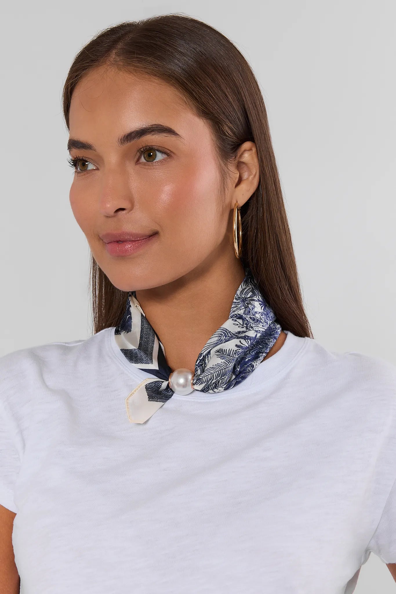 Blue Toile Print Magnetic Pearl Scarf