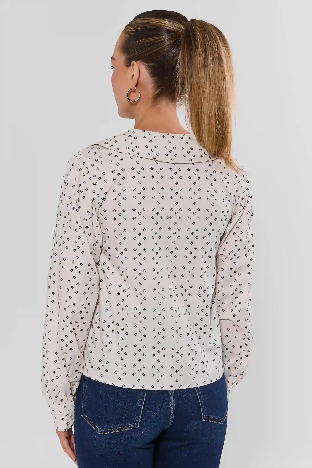 White Floral Print Peter Pan Collar Top