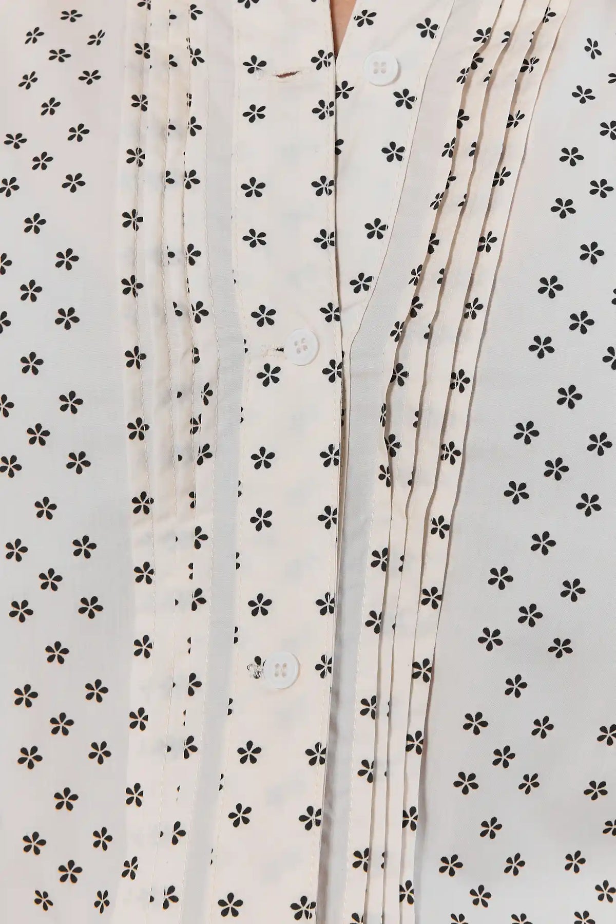 White Floral Print Peter Pan Collar Top