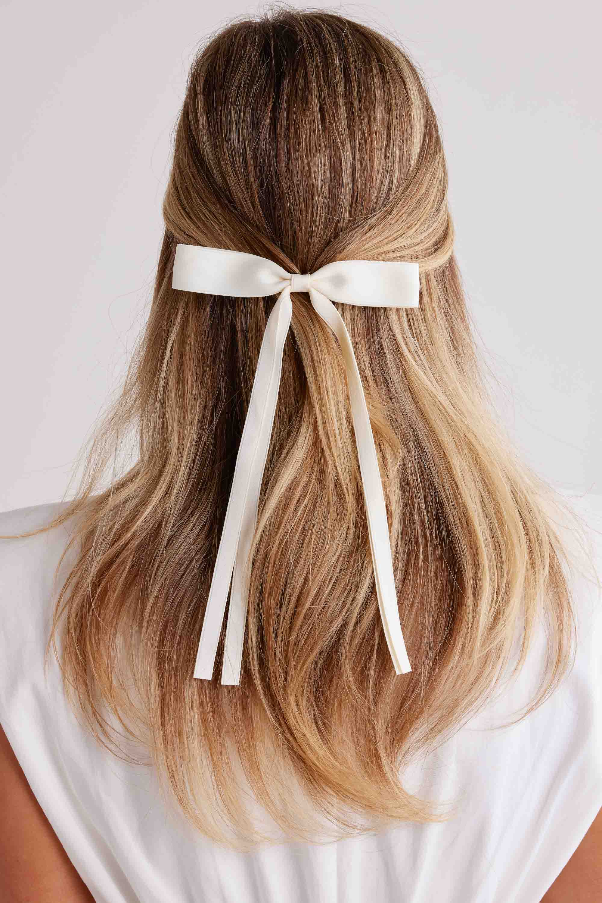Bonnie Bow Clip- White