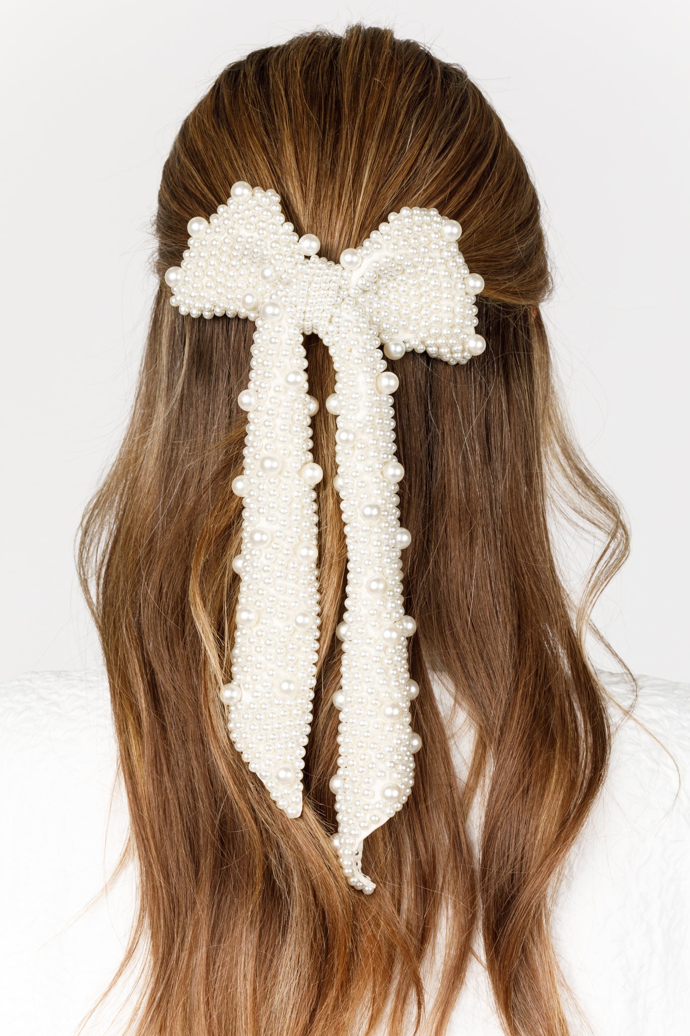 Janey Pearl Bow Clip