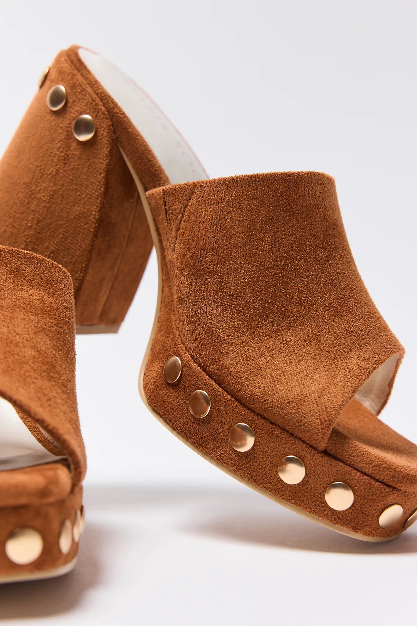 Leona Heels