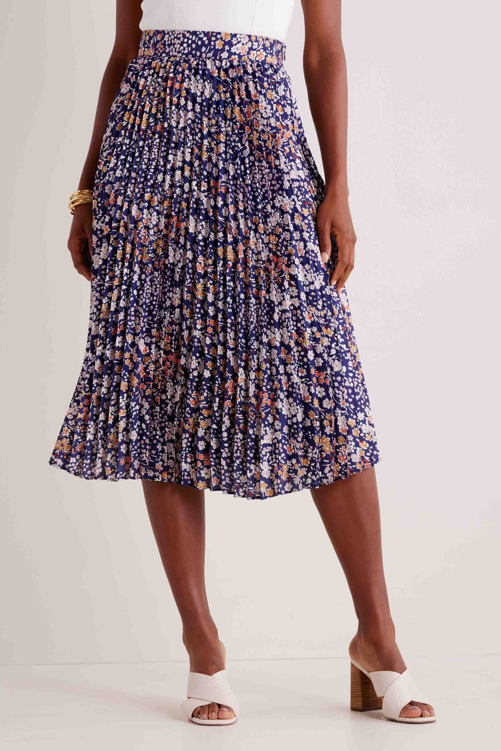 skirt with high boots