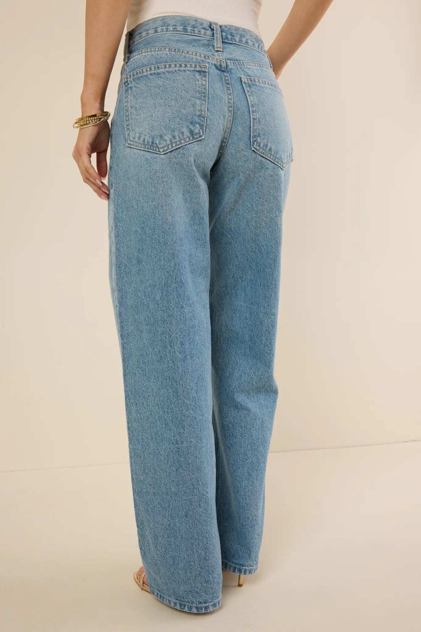 Andrea Jeans