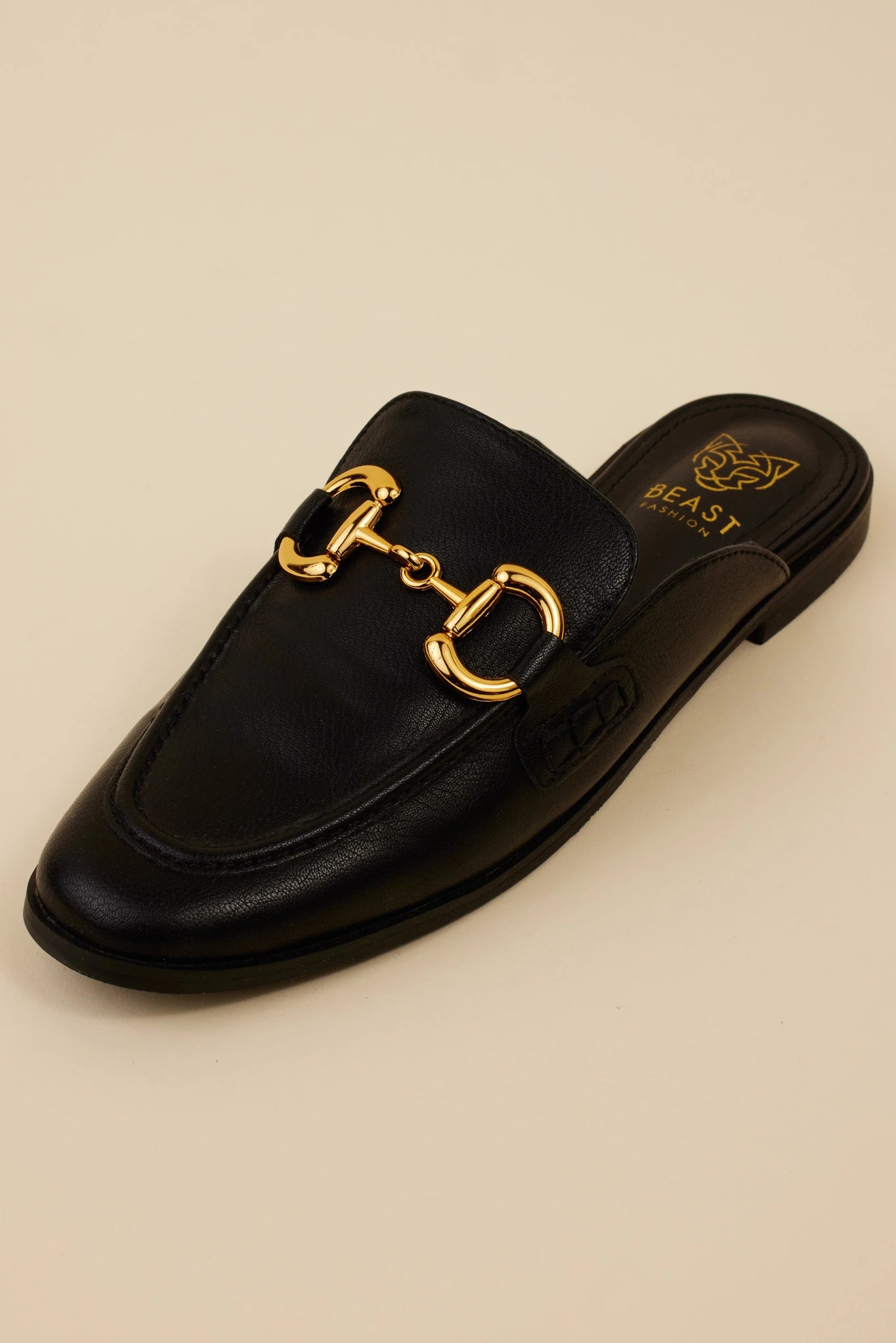 Leslie Mules- Black