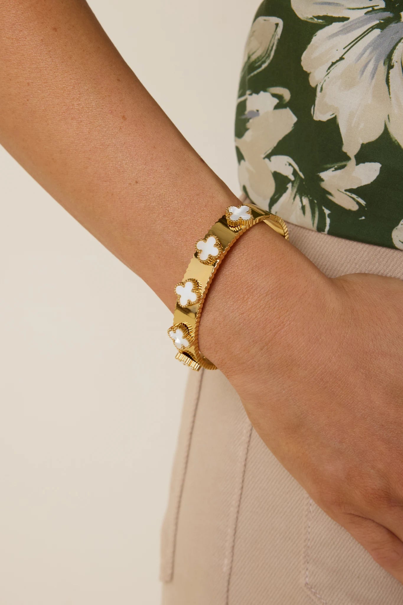 Clover Bracelet- White