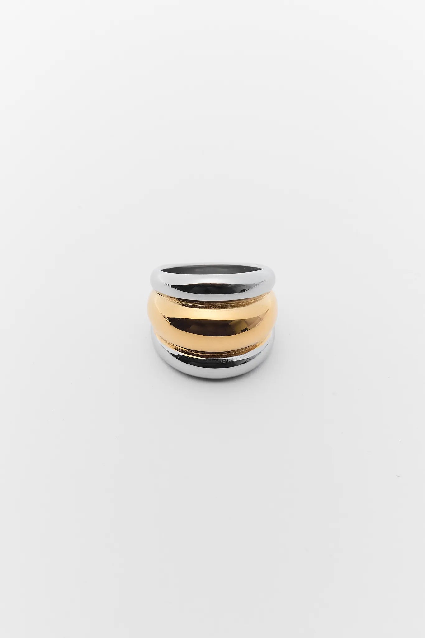 Daley Two Tone Fluted Ring on a white background