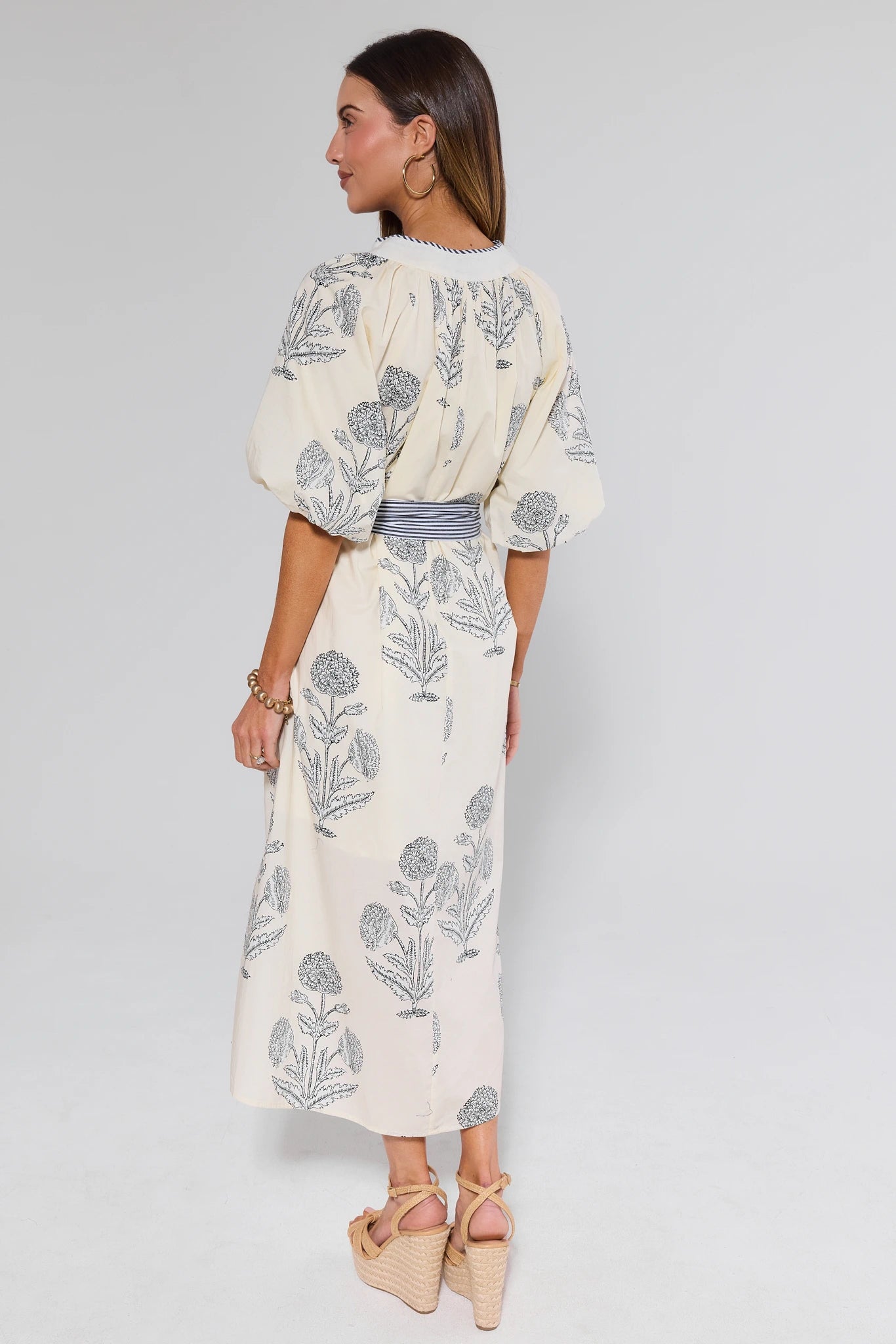 Becca White Floral Print Midi Dress | Women's Clothing | Avara Becca White Floral Print Midi Dress | Women's Clothing | Avara