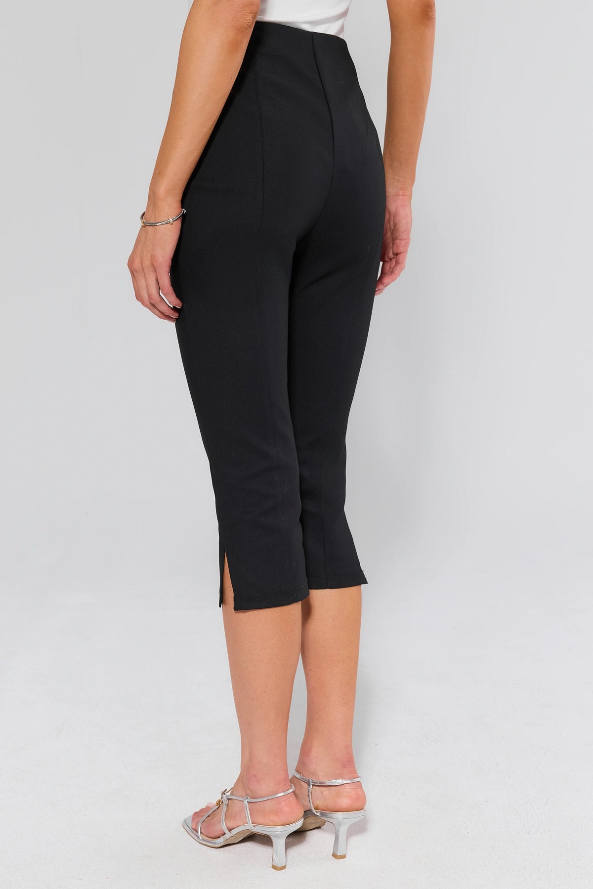Women's Black Capri Pants | Avara