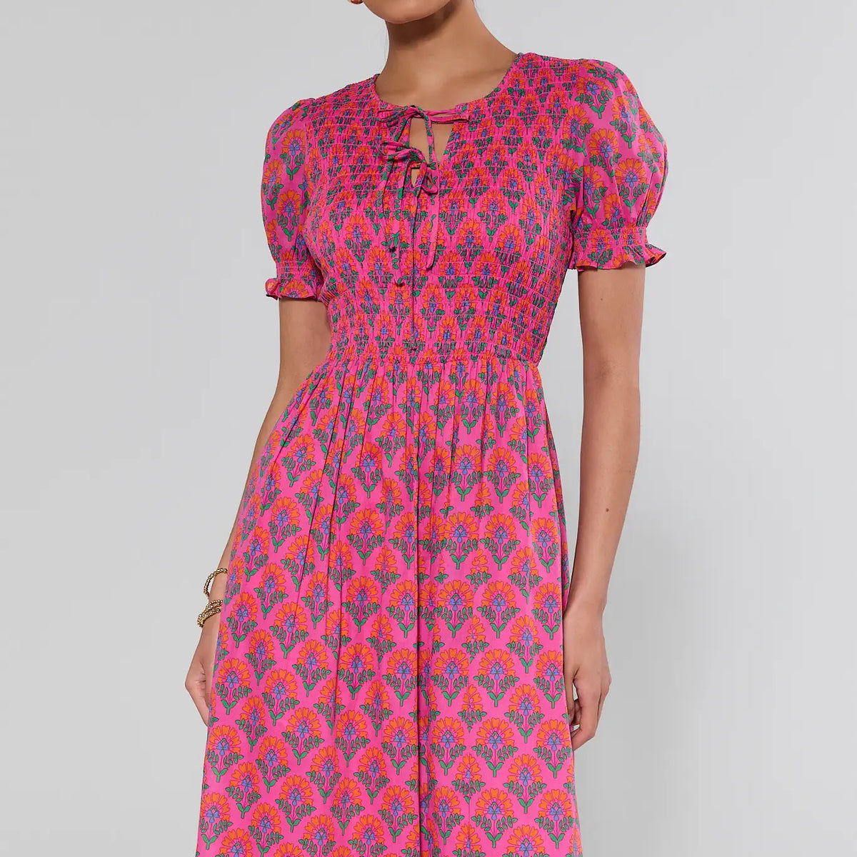 Tamry Smocked Midi Dress Kendrie Floral PINK-ORG-BLUE / L by Sugarlips Tamry Smocked Midi Dress Kendrie Floral PINK-ORG-BLUE / L by Sugarlips