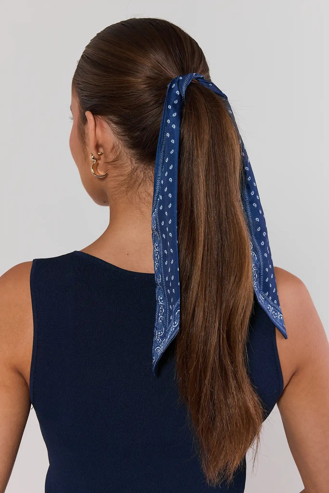 blue bandana in hair