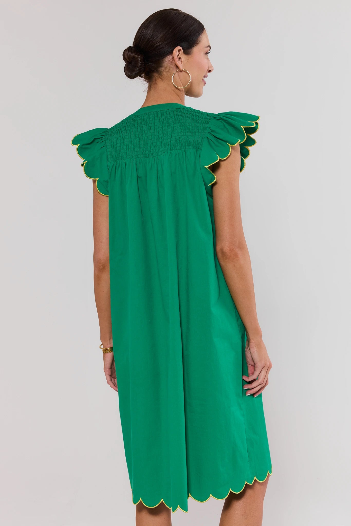 Green Scalloped Flutter Sleeve Midi Dress | Avara Green Scalloped Flutter Sleeve Midi Dress | Avara