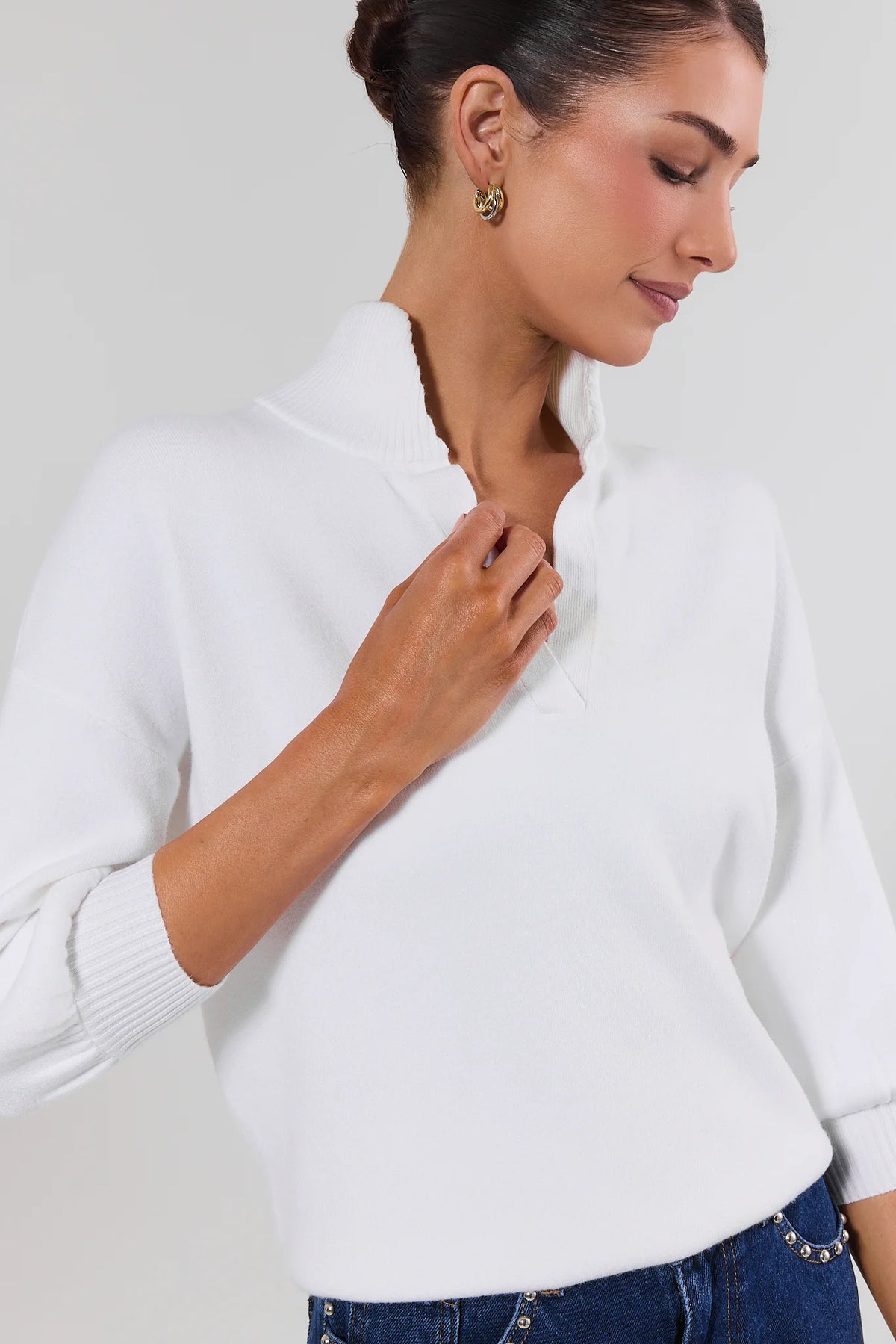 Gwyneth Cream Knit Sweater - Close-Up Collar Detail, On Model | Avara