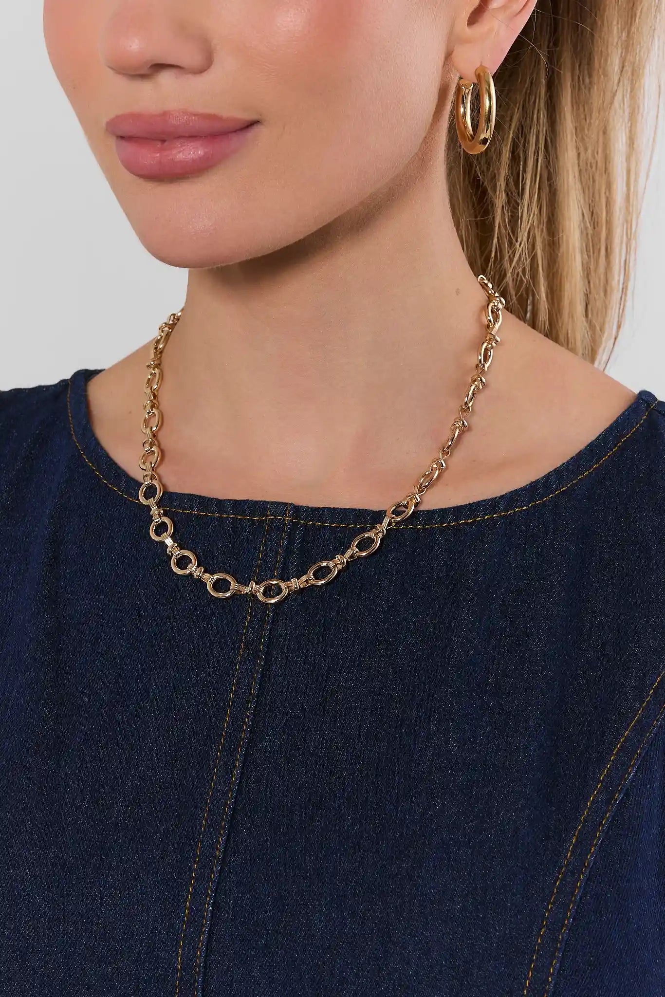 Gold Oval Chain Link Necklace