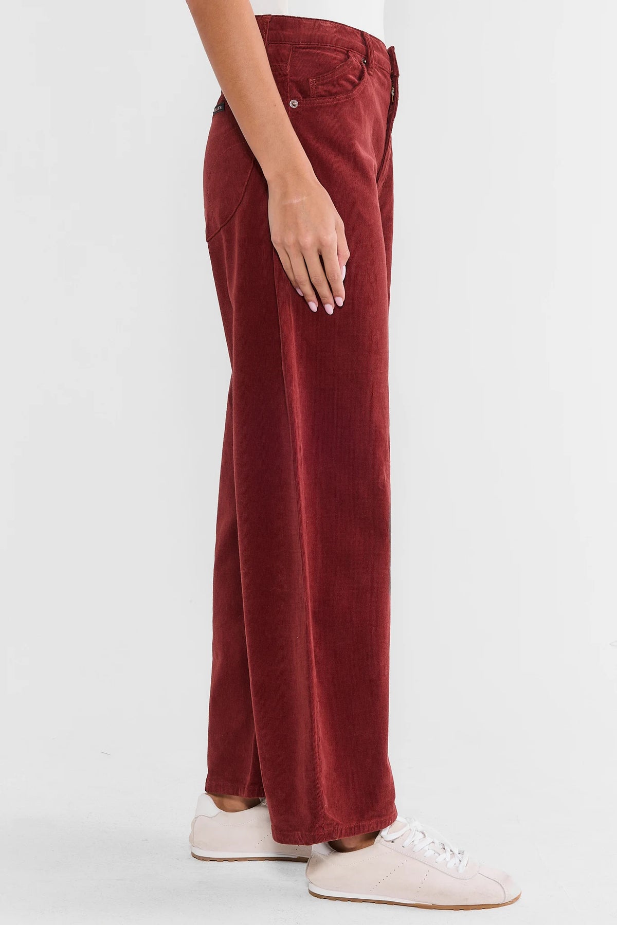 Gigi Corduroy Barrel Jeans by Rolla's
