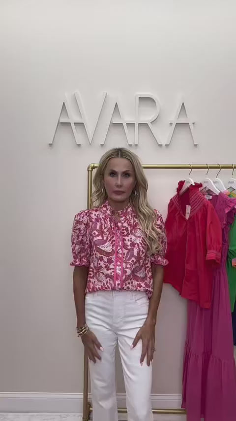 woman wearing naomi pink top